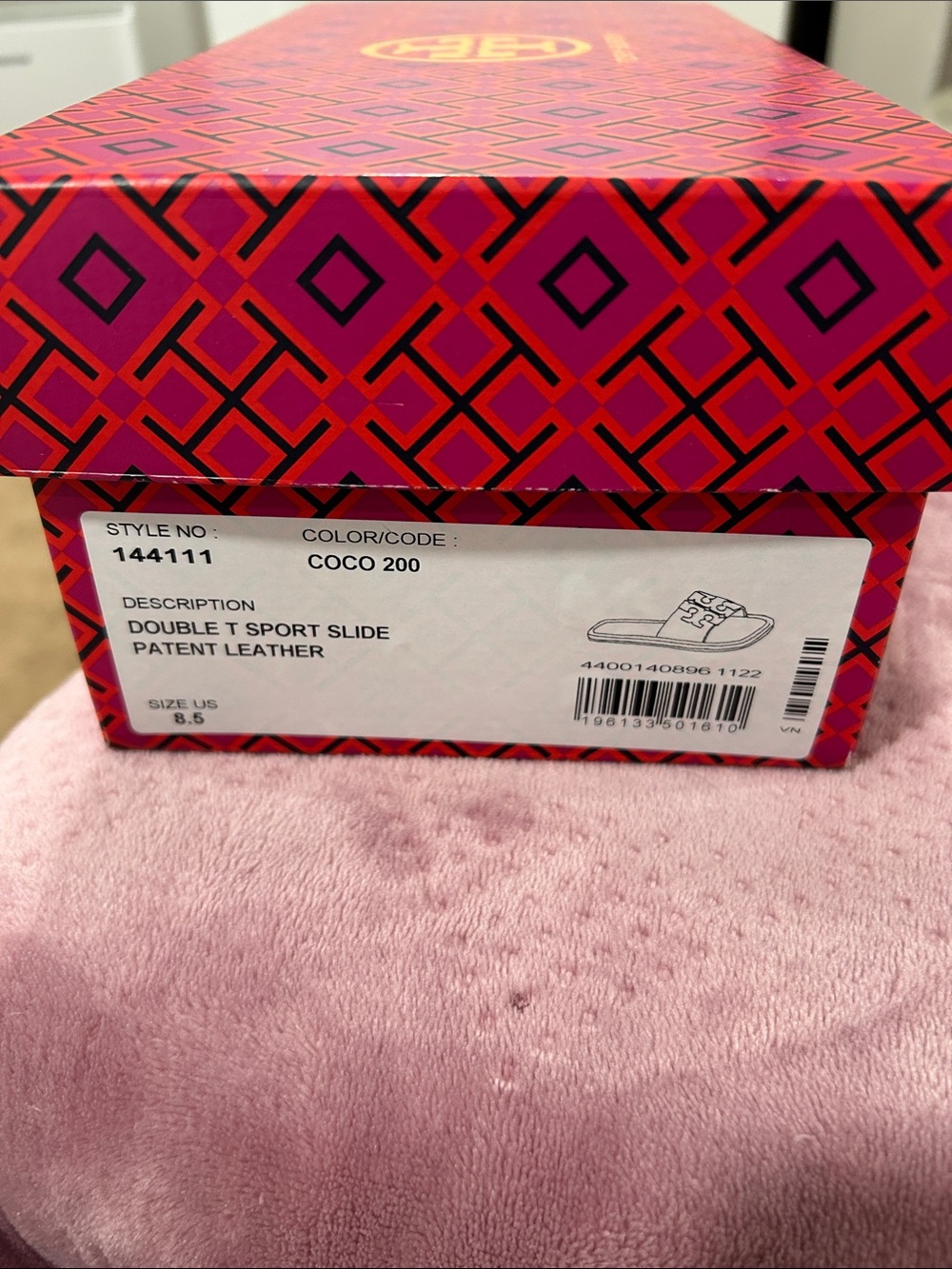 Tory Burch Coco Patent Logo Slide Sandals with Box - Picture 6 of 6